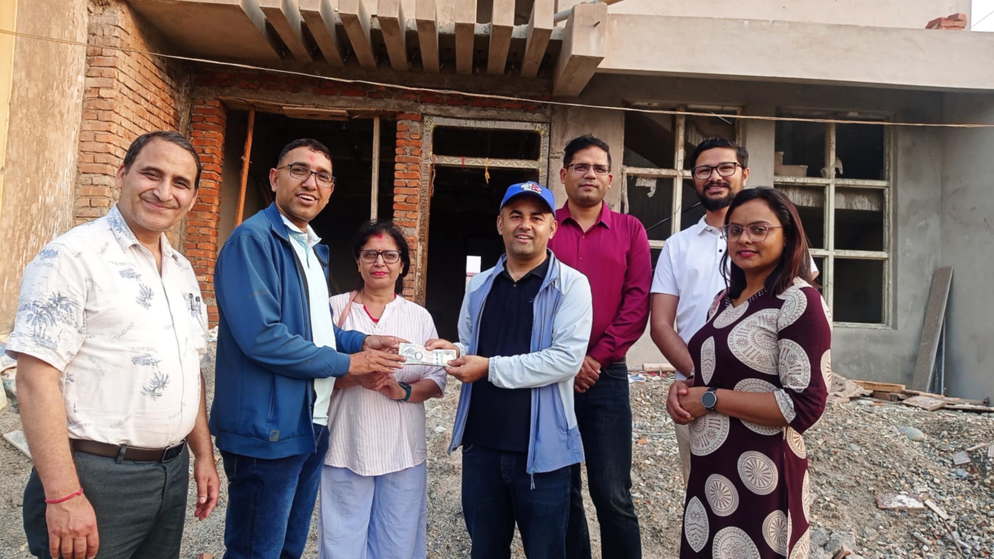 वैवाहिक वर्षगाँठको अवसरमा प्रेस चौतारी चितवनको भवन निर्माणमा गौतम दम्पतीको सहयोग