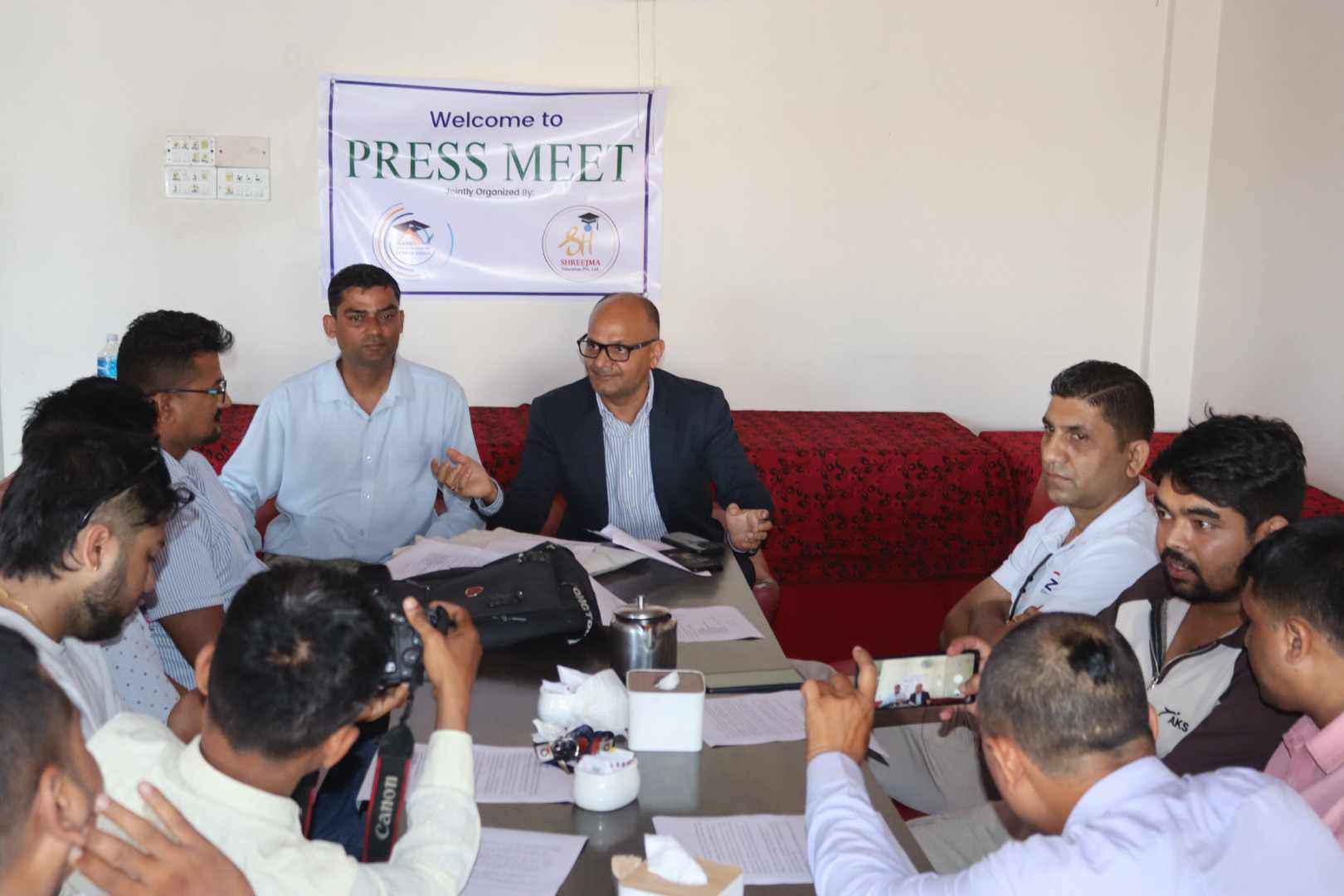 बिएमडब्लु र श्रीज्मा एजुकेसनले संयुक्त रुपमा सेवा दिने, २५ जनालाई छात्रवृत्ति घोषणा