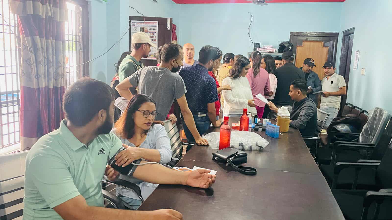 महासंघको स्थापना दिवसको अवसरमा चितवनका पत्रकारको स्वास्थ्य परीक्षण