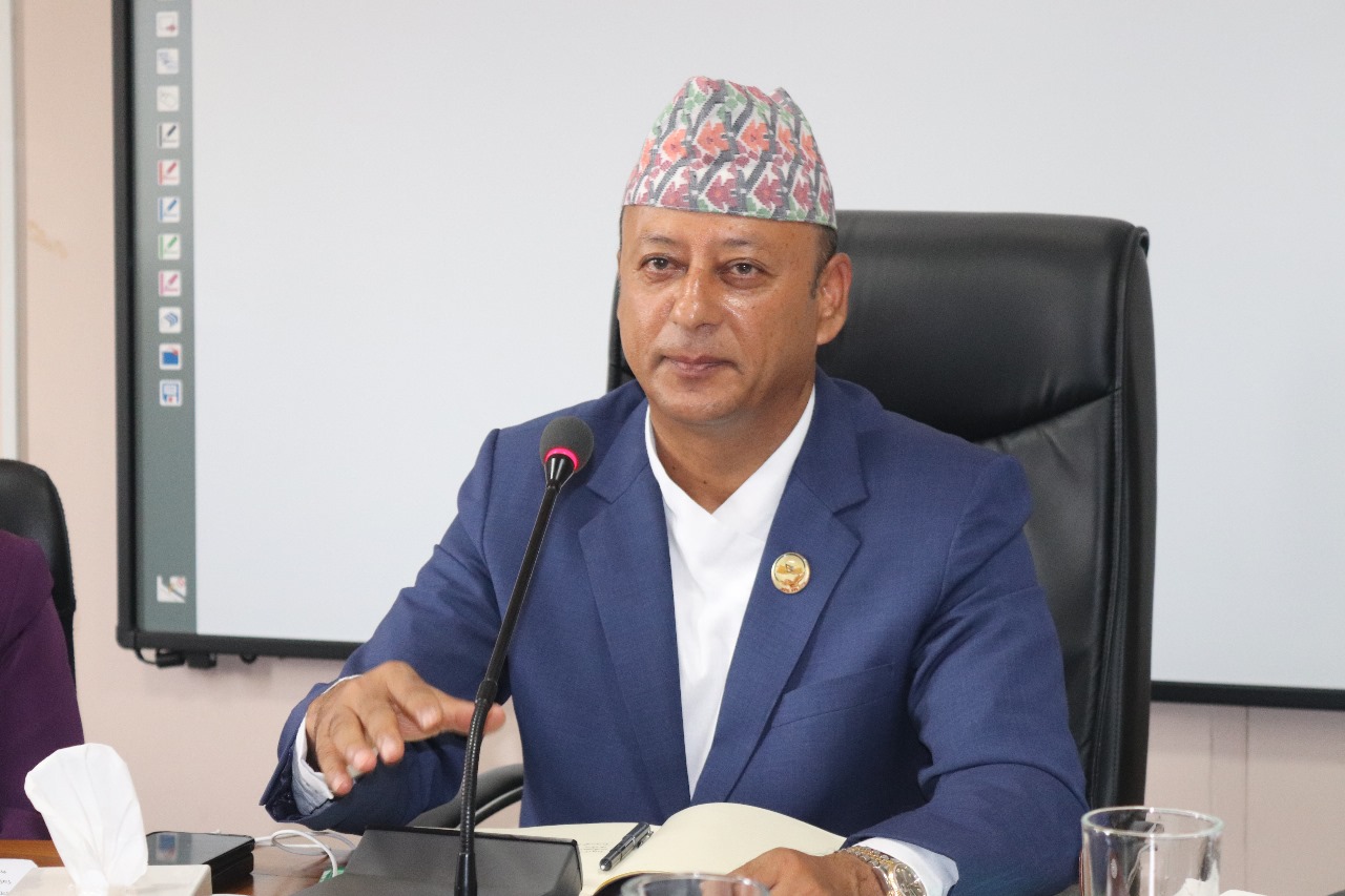 चितवनमा लोडसेडिङ होइन, पानी तान्ने पम्प नचलाइदिन भनेको होः उर्जामन्त्री
