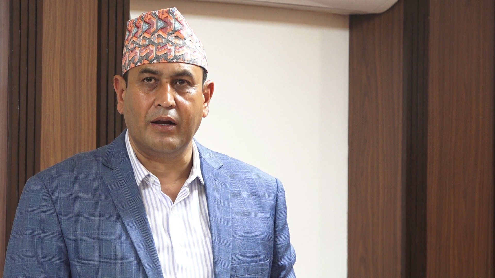 एमालेले माग्यो रामहरि खतिवडाको राजीनामा