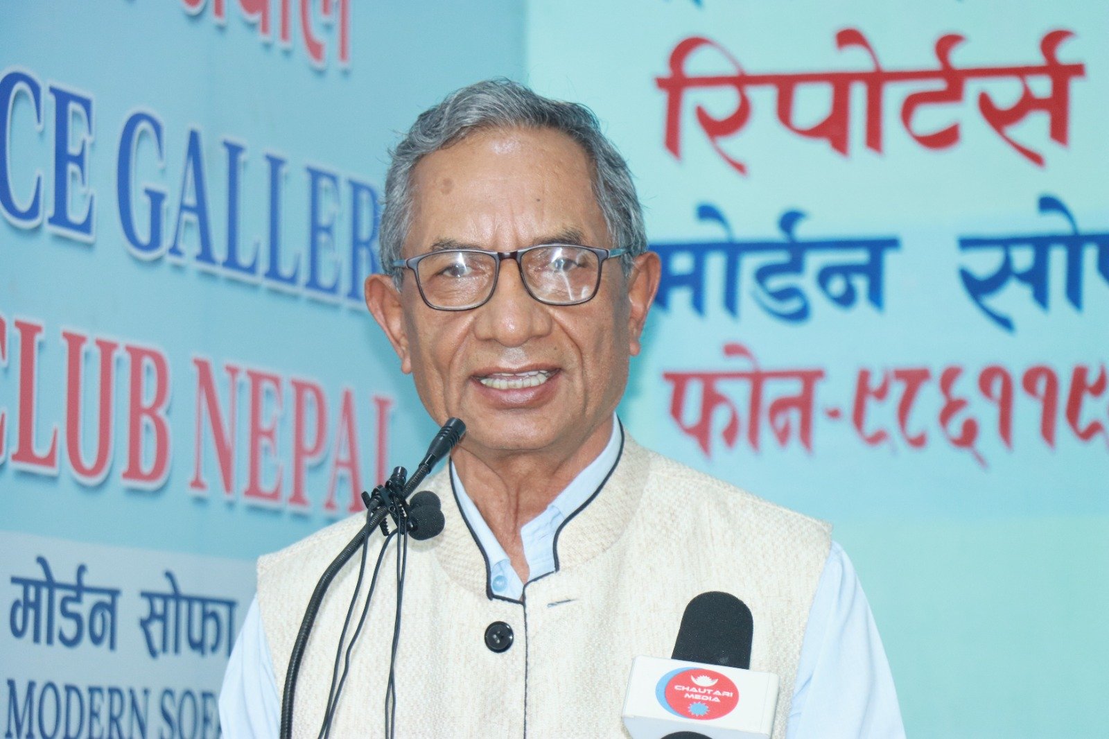 ओली सरकार आफैँ कुहिएर झर्छ : दीनानाथ शर्मा