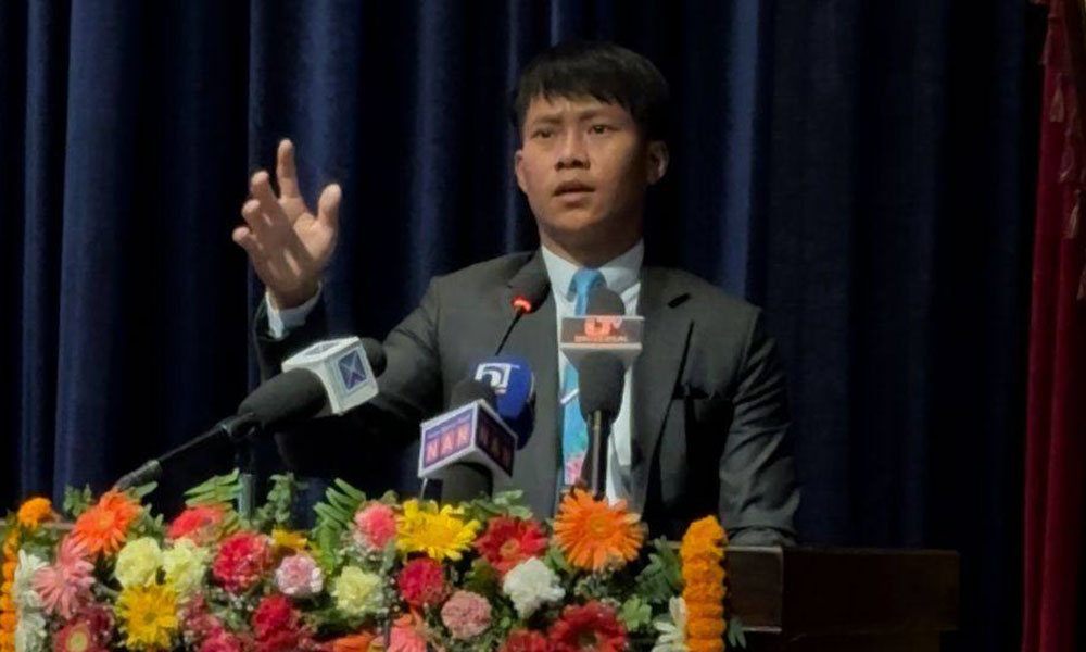 एलिनालाई गालीगलौज गरेको आरोपमा चितवनका कवि गुञ्जन राई पक्राउ