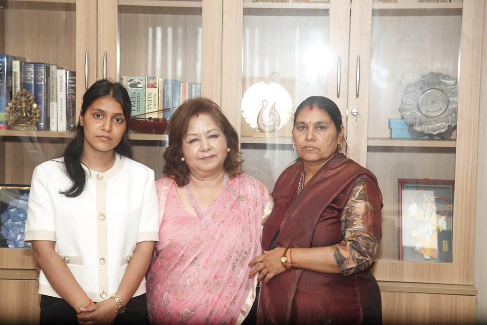 परराष्ट्रमन्त्री डा राणासँग विपिनका आमा र बहिनीको भेट, रिहाइको थप पहल गरिदिन आग्रह