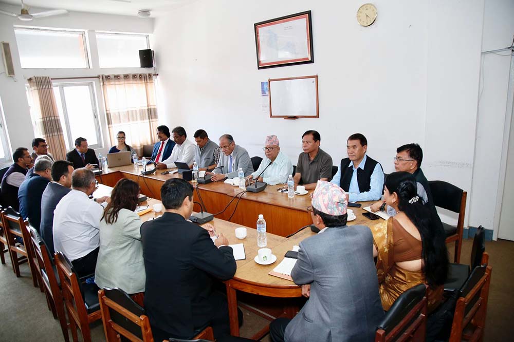 १० दल भन्छन्-दुई दलको वर्चस्वलाई संस्थागत गर्ने निर्वाचन आयोगको मस्यौदा अस्वीकार्य