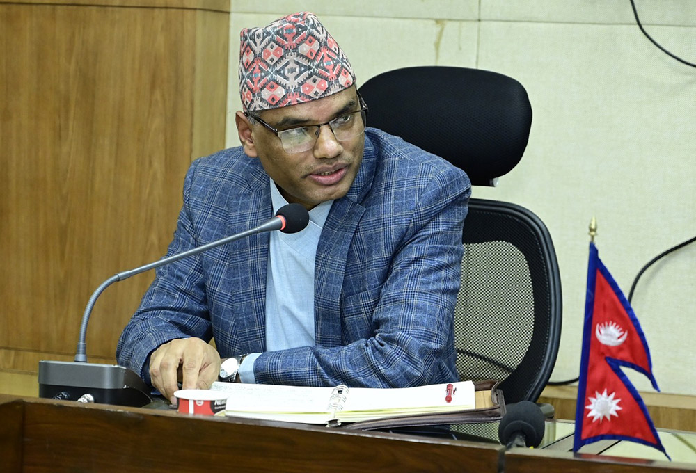 सरकारले गृहसचिव दुवाडीलाई हटायो