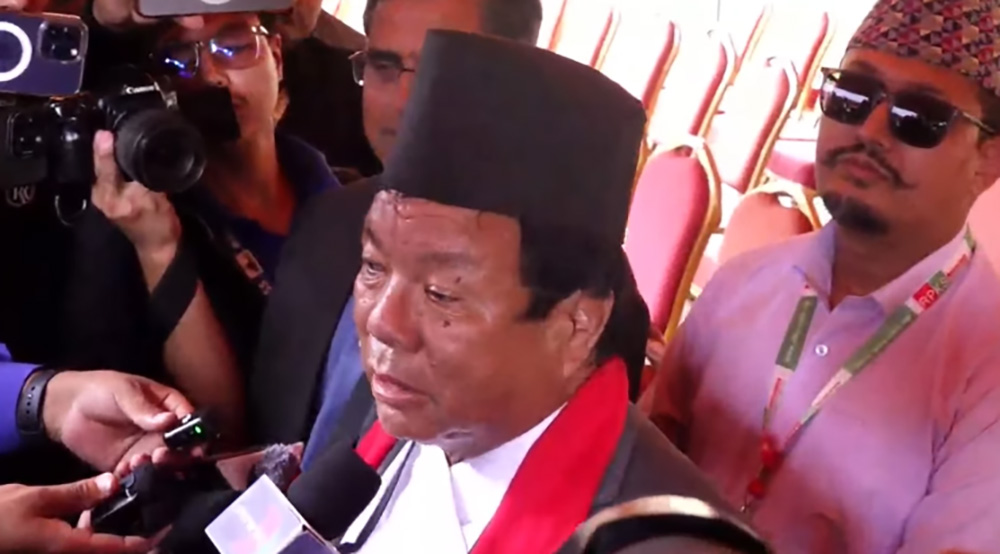 किताब बेचिरहेको मान्छेलाई मन्त्री बनाइयो, के गर्नुहुन्छ भनेर नसोध्नुस- मन्त्री पुन