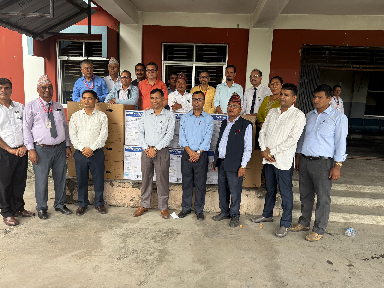 प्याब्सन चितवनले प्रशासनलाई दियो ११ लाखबराबरका विद्युतीय उपकरण