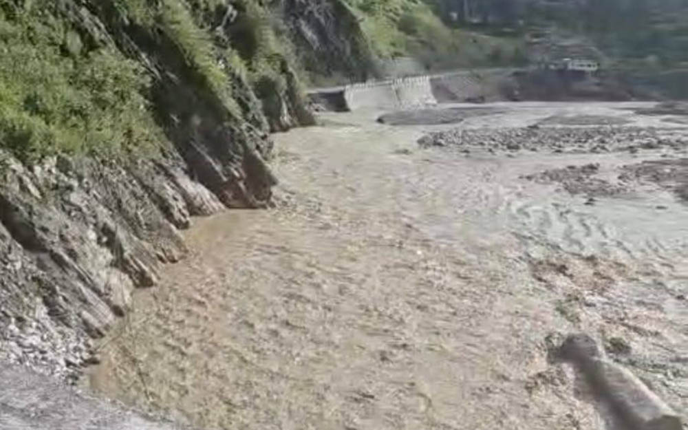 बाढीपहिरोबाट क्षति पुगेका सडकको पुनर्निर्माणमा १२ अर्ब लाग्ने अनुमान