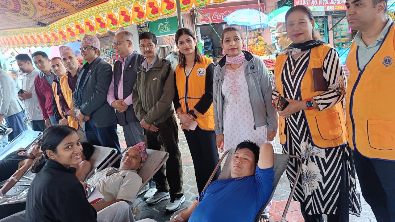 चितवनमा लायन्स क्लबद्वारा बृहत् रक्तदान कार्यक्रम, ३०७ जनाले गरे रक्तदान