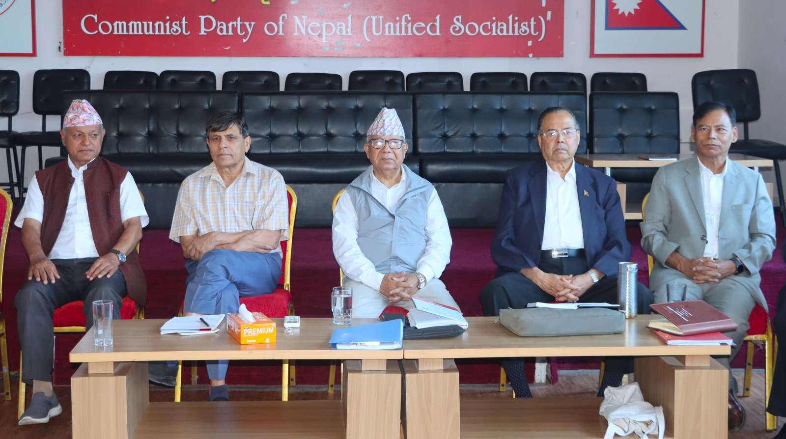 फुटको संघारमा एकीकृत समाजवादी, एक दर्जनभन्दा बढी माओवादीसँग एकताको विपक्षमा