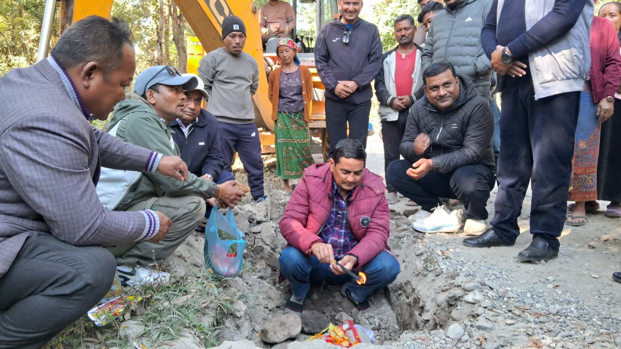 कालिका नगरपालिकाको रिङरोड अन्तर्गत गैरीबारी–शेरबास सडकको शिलान्यास