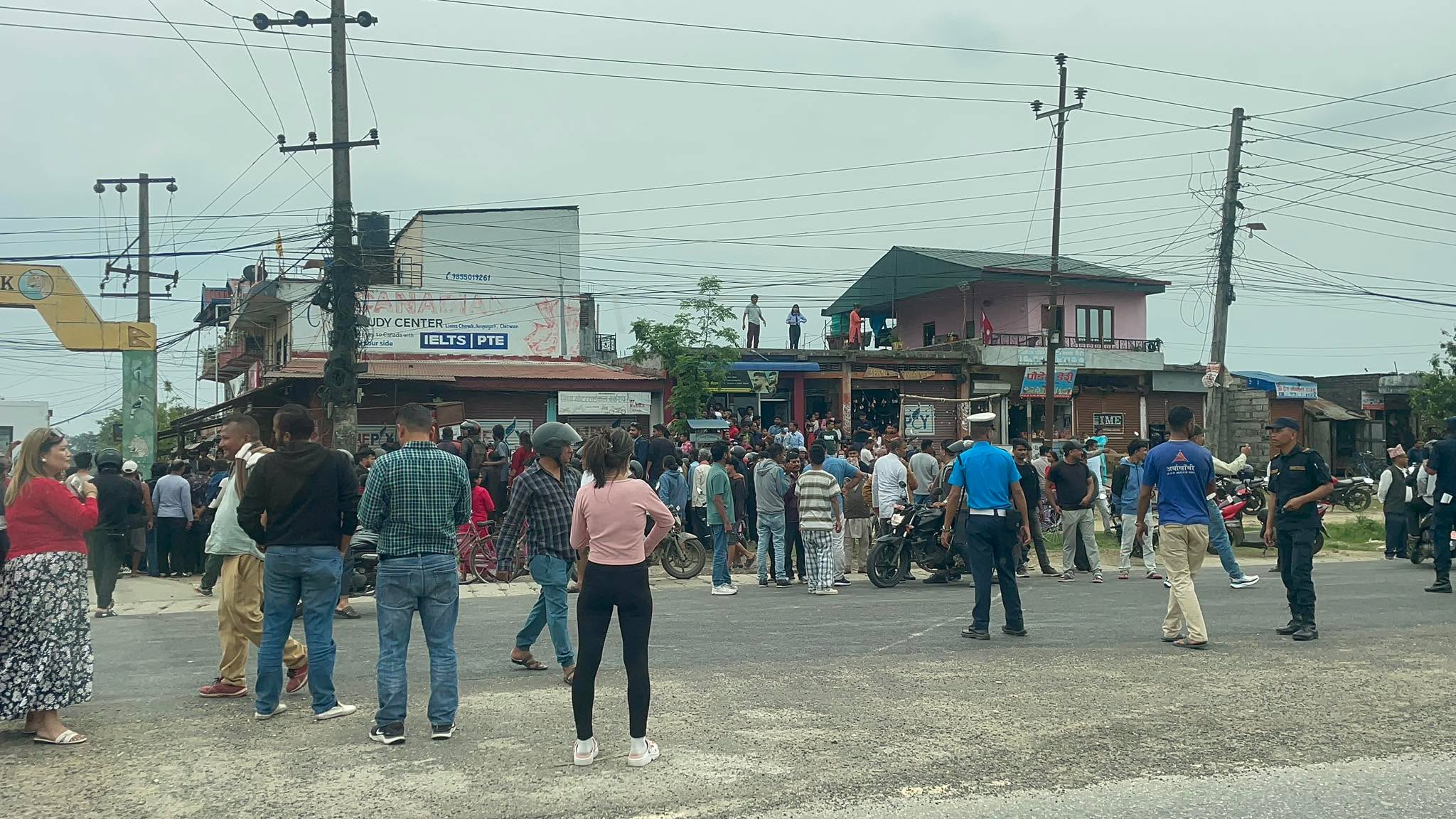 चितवनमा ट्यांकरको ठक्करबाट स्कुटरमा सवार एक महिलाको घटनास्थलमै मृत्यु