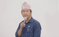 सरकार कर्तव्यबाट भाग्यो, प्लेकार्ड देखाएरै भए पनि जनताको प्रश्न सोधिरहन्छौं: हर्क साम्पाङ